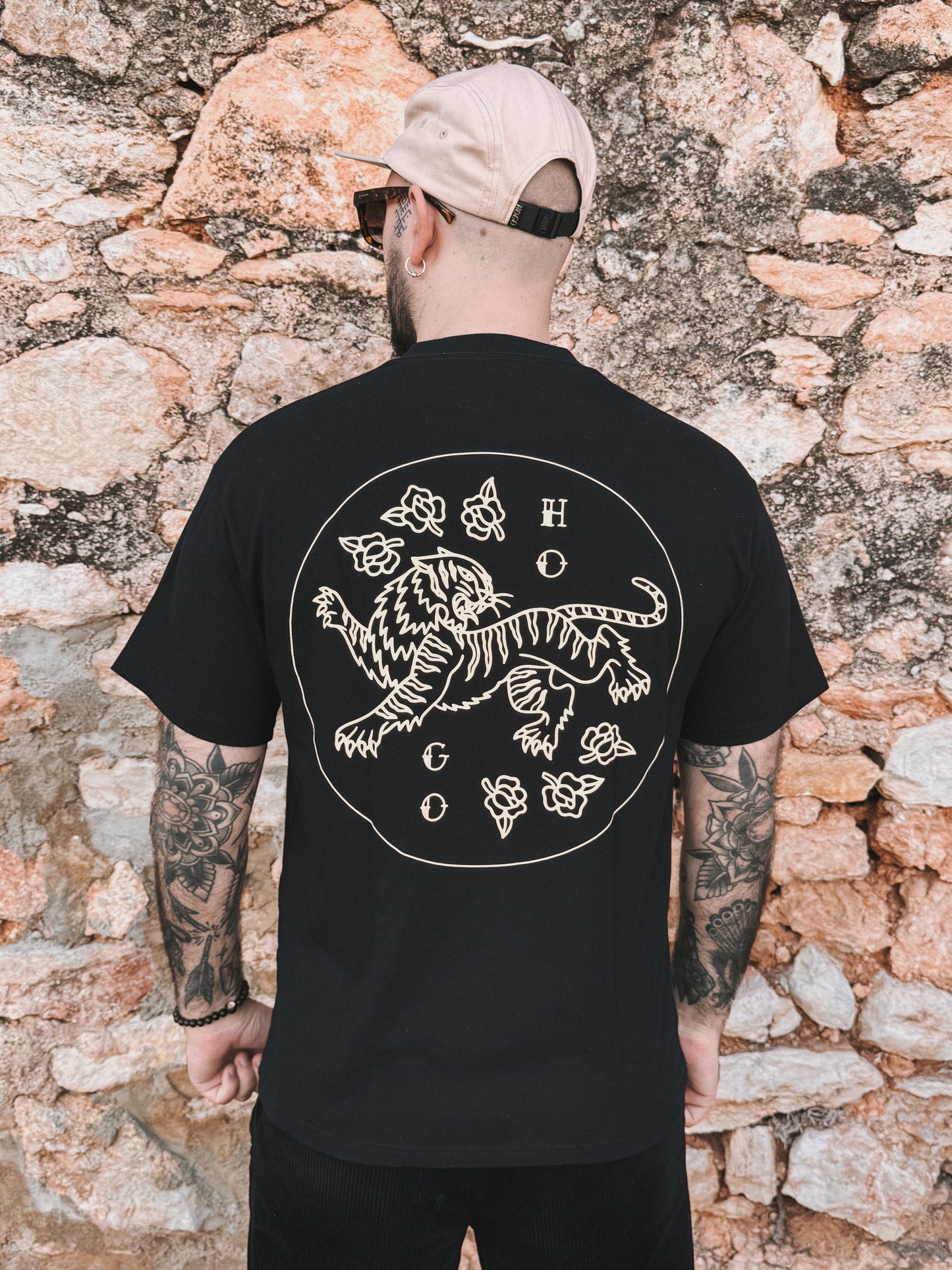 Wild Petals - Camiseta Negra